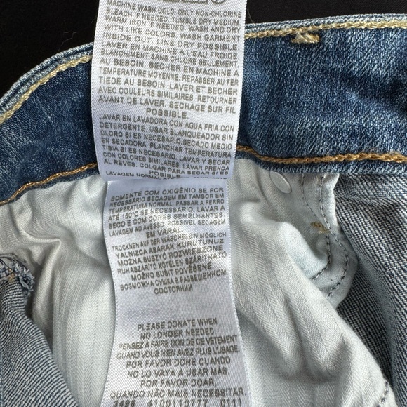 Levi’s Demi Curve Classic jeans for women.  Size 30, slim leg. - Picture 7 of 13